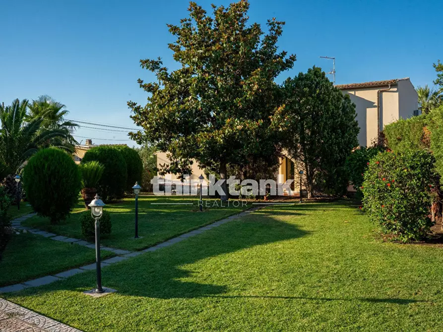Immagine 37 di Villa in vendita  in Via Tringali a Augusta