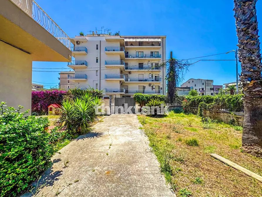 Immagine 43 di Villa in vendita  in Via Lentini a Siracusa