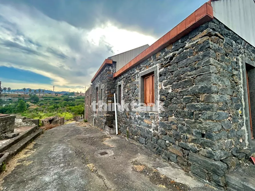 Immagine 4 di Rustico / casale in vendita  in Via Reitana a Aci Catena