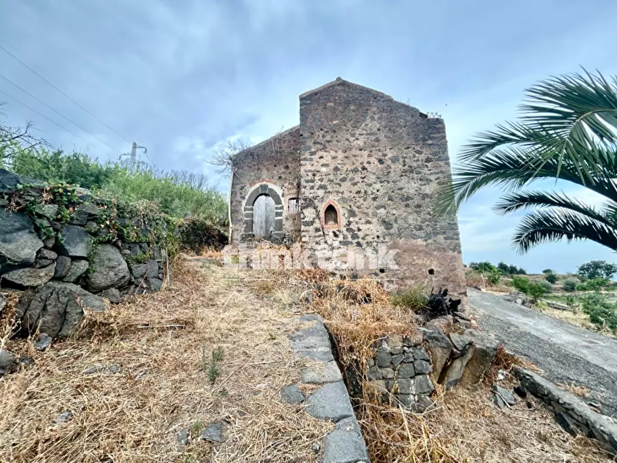 Immagine 10 di Rustico / casale in vendita  in Via Reitana a Aci Catena
