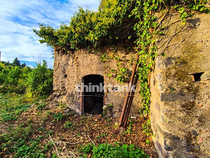 Immagine 37 di Villa in vendita  in Strada 9 Praiola SNC a Riposto