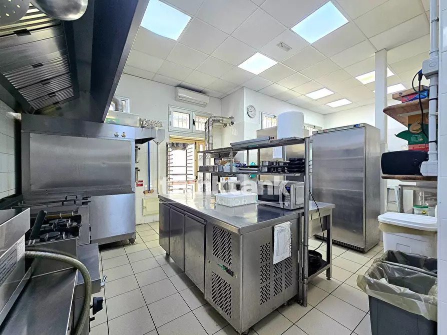 Immagine 16 di Bar / Ristorante in vendita  in viale Mazara del vallo 33 a Gela