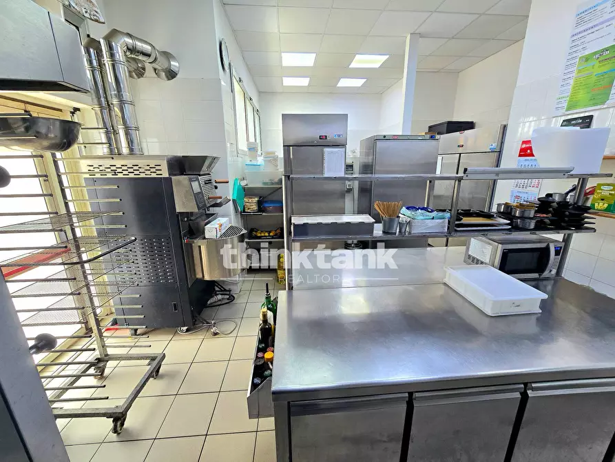 Immagine 17 di Bar / Ristorante in vendita  in viale Mazara del vallo 33 a Gela