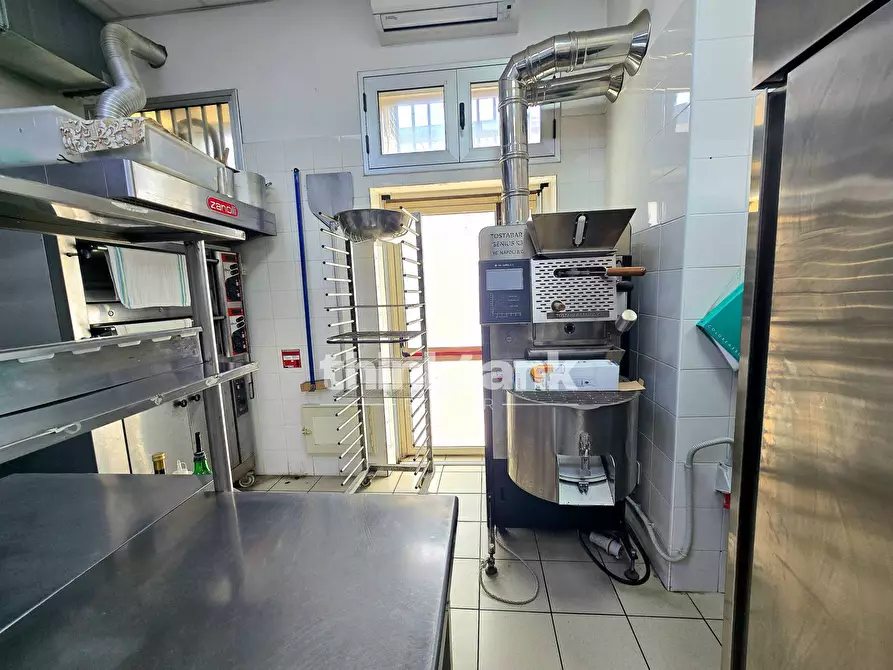 Immagine 20 di Bar / Ristorante in vendita  in viale Mazara del vallo 33 a Gela