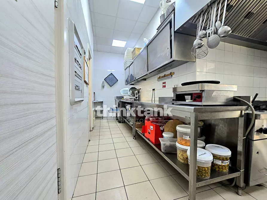 Immagine 25 di Bar / Ristorante in vendita  in viale Mazara del vallo 33 a Gela