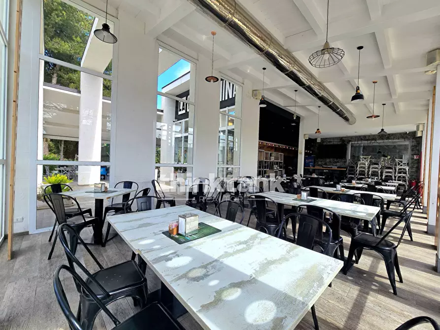 Immagine 13 di Bar / Ristorante in vendita  in viale Mazara del vallo 33 a Gela
