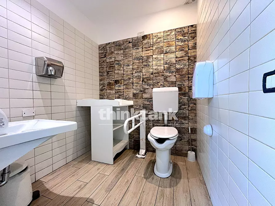 Immagine 32 di Bar / Ristorante in vendita  in viale Mazara del vallo 33 a Gela