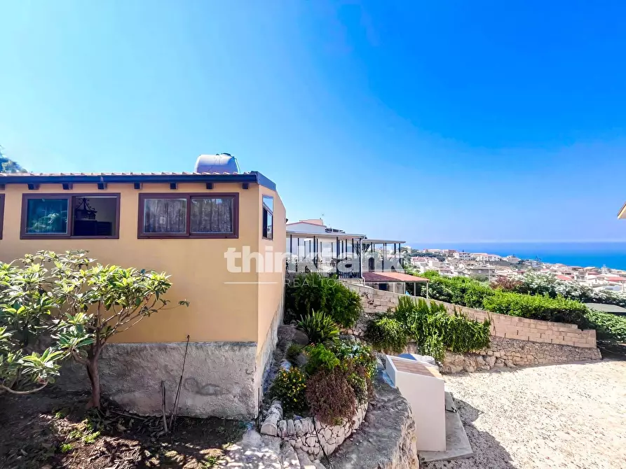 Immagine 1 di Villa in vendita  in Via Gorghi a Scicli