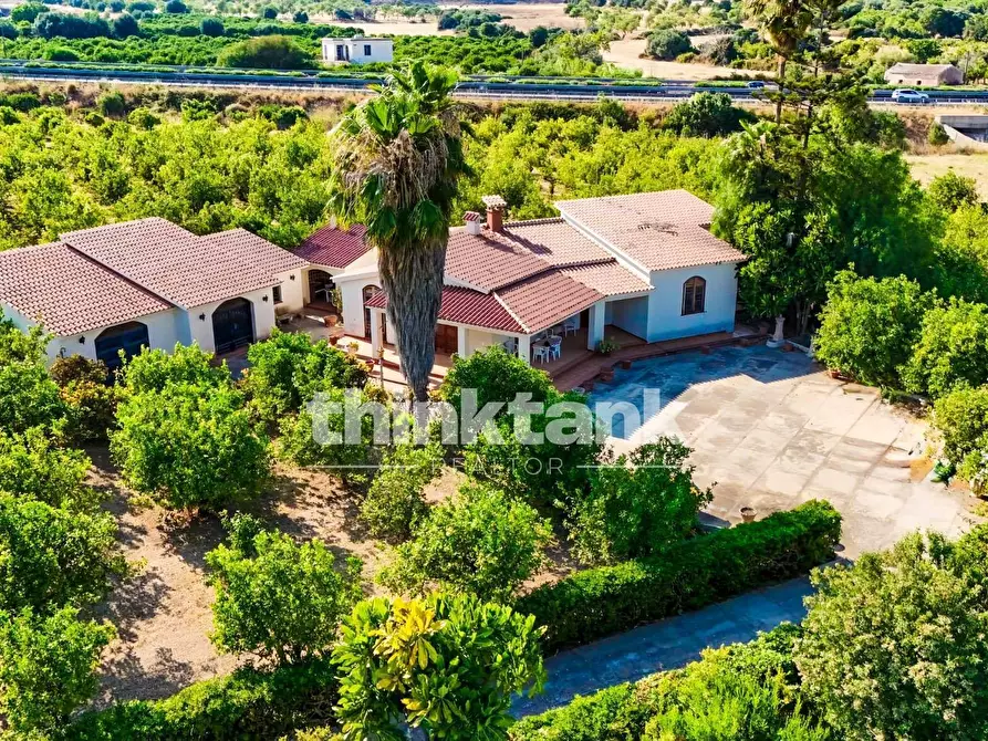 Immagine 2 di Villa in vendita  in Via Bella Pettinata a Avola