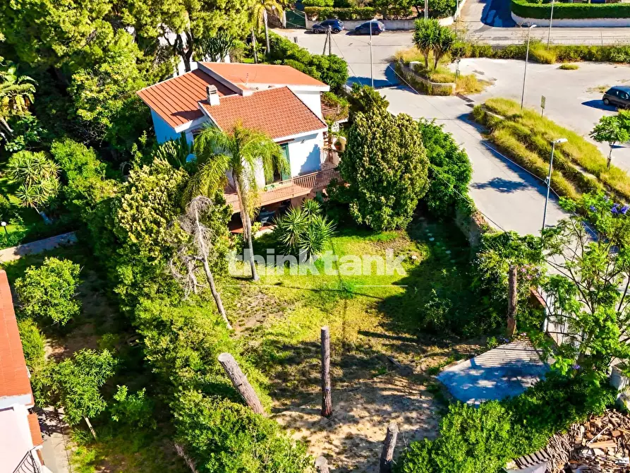 Immagine 14 di Villa in vendita  in Via Tersicore a Siracusa