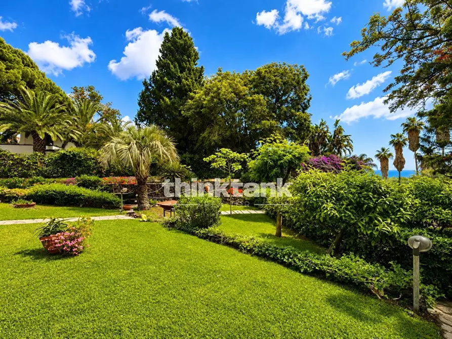 Immagine 8 di Villa in vendita  in Via G. Sanfilippo a Gravina Di Catania