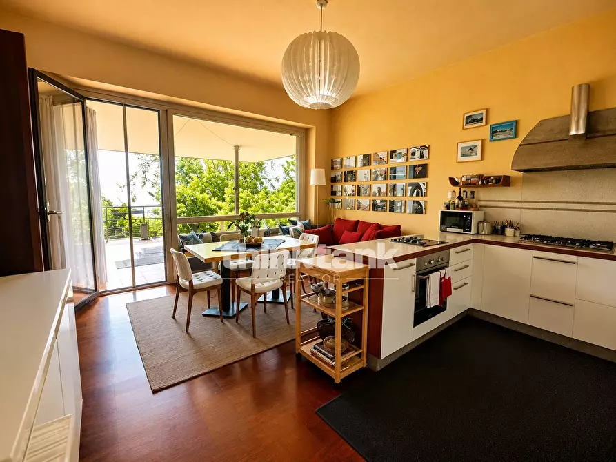 Immagine 5 di Villa in vendita  in Via G. Sanfilippo a Gravina Di Catania