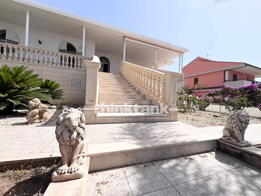 Immagine 2 di Villa in vendita  in Via Contrada Marina di Ragusa a Ragusa