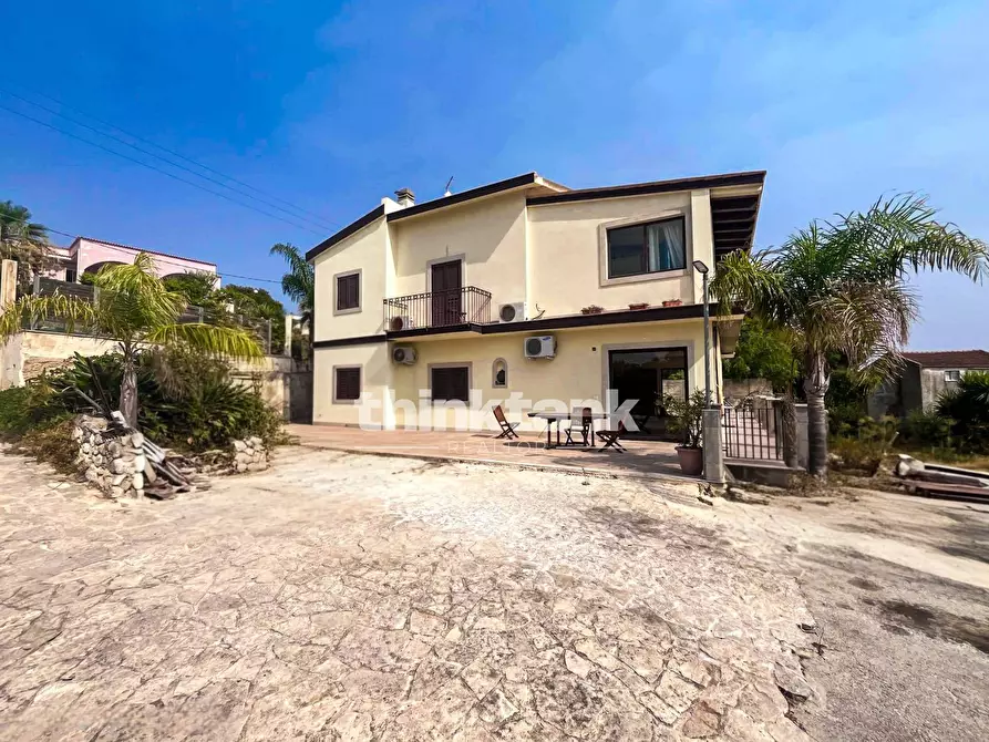 Immagine 2 di Villa in vendita  in Via Col Vento a Siracusa