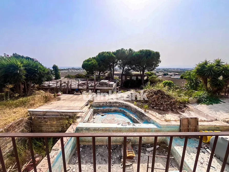 Immagine 34 di Villa in vendita  in Via Col Vento a Siracusa