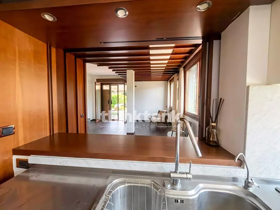 Immagine 21 di Villa in vendita  in Via Antonello Da Messina a Catania