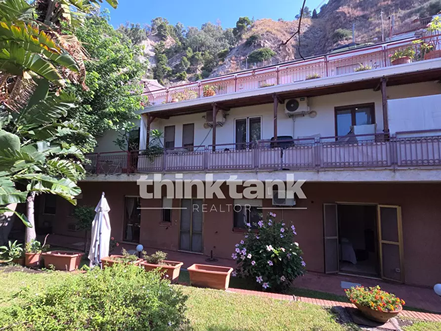 Immagine 11 di Appartamento in vendita  in Via Nazionale a Taormina