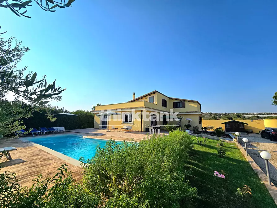 Immagine 1 di Villa in vendita  in Strada Provinciale 44 a Scicli