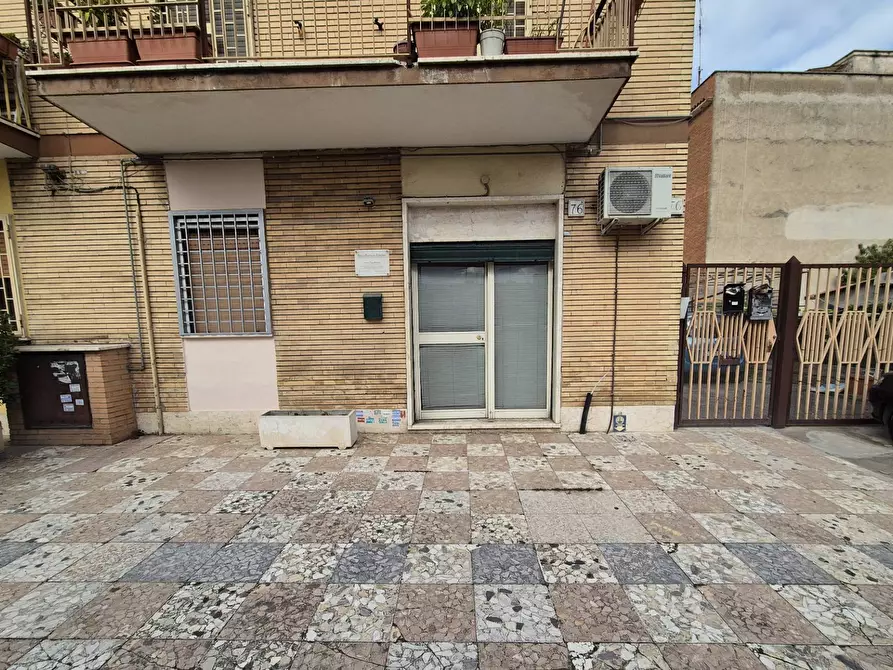 Immagine 11 di Locale commerciale in vendita  in Via Dei Giardinetti 76 a Roma