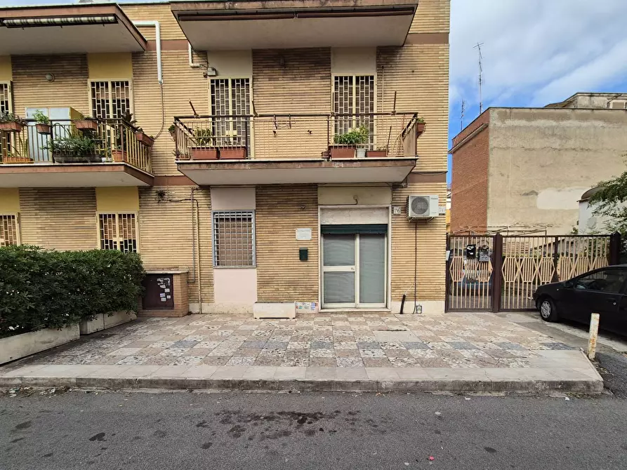 Immagine 7 di Locale commerciale in vendita  in Via Dei Giardinetti 76 a Roma