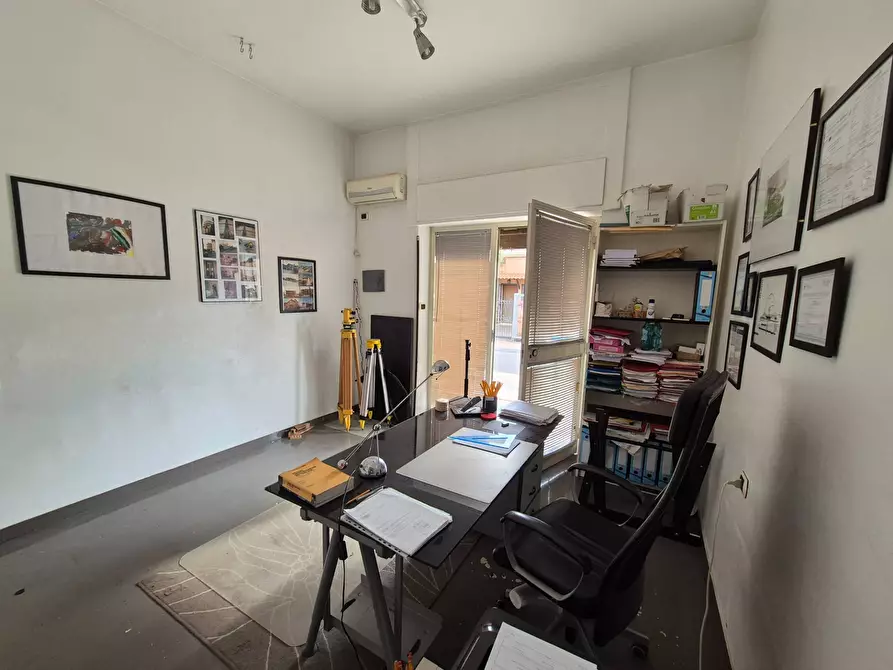 Immagine 12 di Locale commerciale in vendita  in Via Dei Giardinetti 76 a Roma