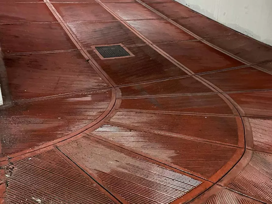 Immagine 13 di Locale commerciale in vendita  in via sciadonna 26 a Frascati