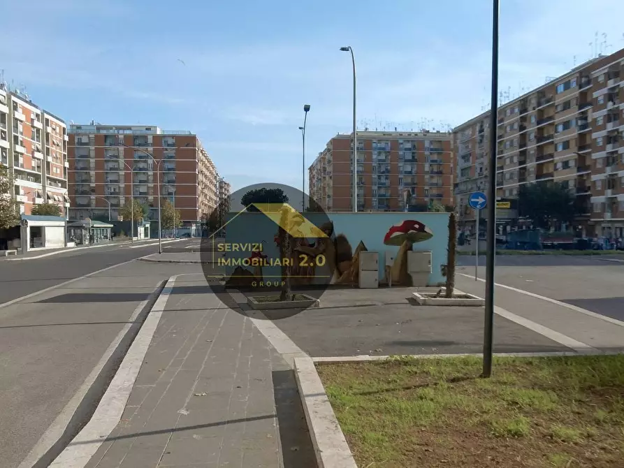 Immagine 13 di Attività commerciale in vendita  in Via Alberto Da Giussano 76 a Roma