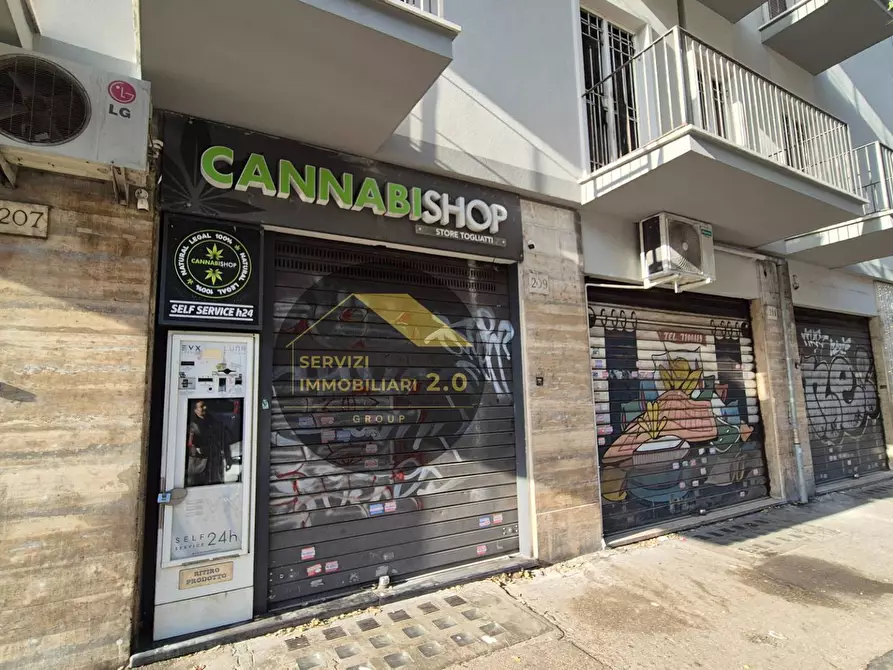 Immagine 1 di Locale commerciale in vendita  in Viale Palmiro Togliatti 209 a Roma