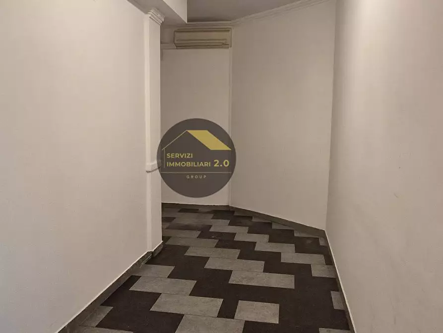 Immagine 3 di Locale commerciale in vendita  in Viale Palmiro Togliatti 209 a Roma