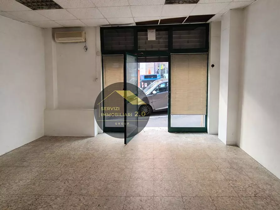 Immagine 6 di Locale commerciale in vendita  in VIA VACUNA 42 a Roma