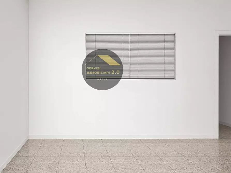 Immagine 11 di Locale commerciale in vendita  in VIA VACUNA 42 a Roma