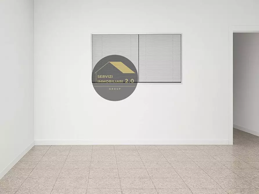 Immagine 12 di Locale commerciale in vendita  in VIA VACUNA 42 a Roma