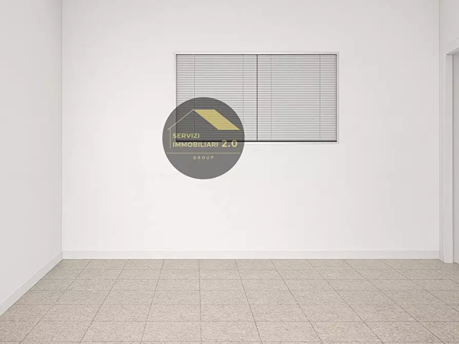 Immagine 13 di Locale commerciale in vendita  in VIA VACUNA 42 a Roma