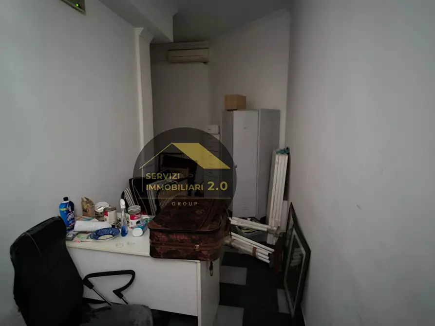 Immagine 10 di Locale commerciale in vendita  in Viale Palmiro Togliatti 209 a Roma