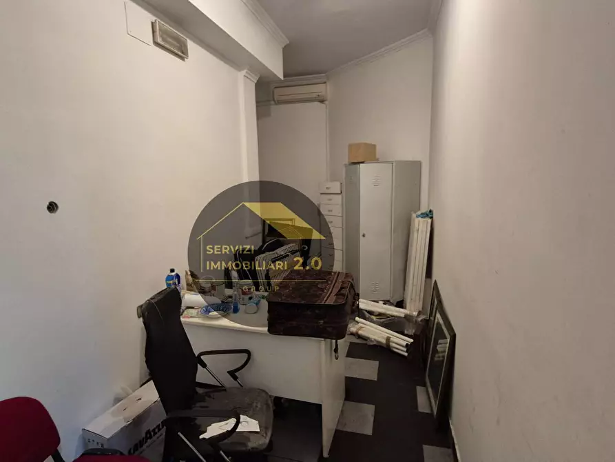 Immagine 11 di Locale commerciale in vendita  in Viale Palmiro Togliatti 209 a Roma