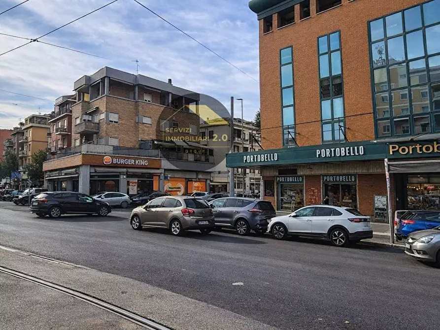 Immagine 3 di Appartamento in vendita  in Via dei Faggi 74 a Roma