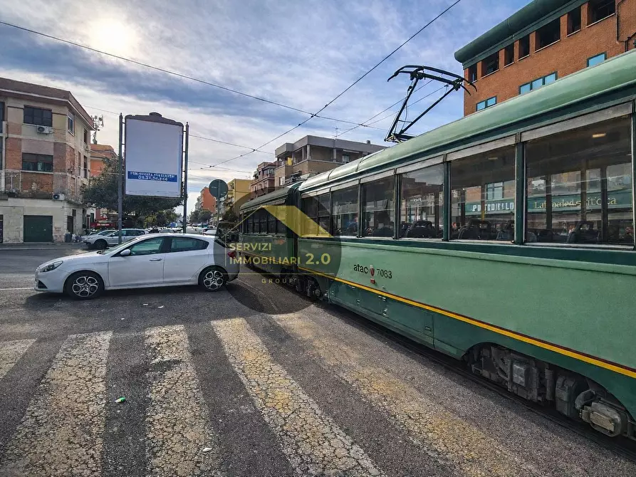 Immagine 5 di Appartamento in vendita  in Via dei Faggi 74 a Roma