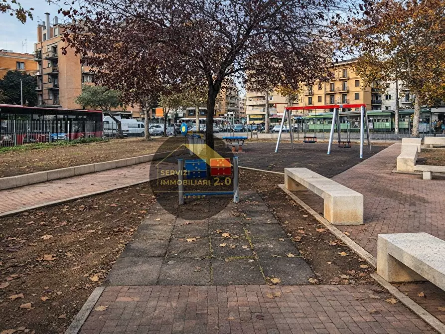 Immagine 26 di Appartamento in vendita  in Via dei Faggi 74 a Roma