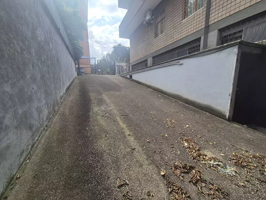 Immagine 6 di Locale commerciale in vendita  in Via Bernardo Cennini 36 a Roma