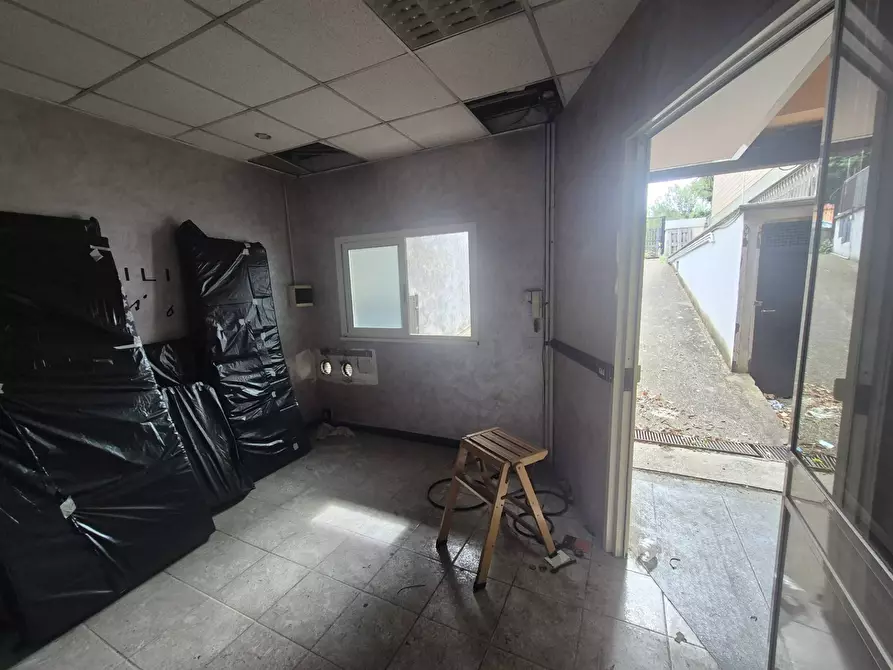 Immagine 7 di Locale commerciale in vendita  in Via Bernardo Cennini 36 a Roma