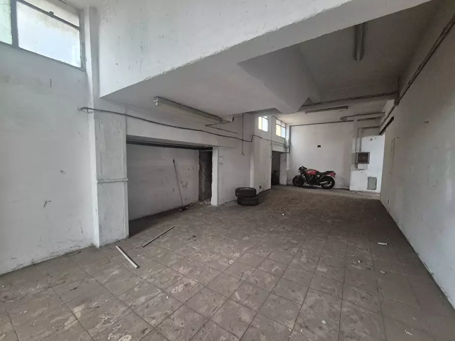 Immagine 13 di Locale commerciale in vendita  in Via Bernardo Cennini 36 a Roma