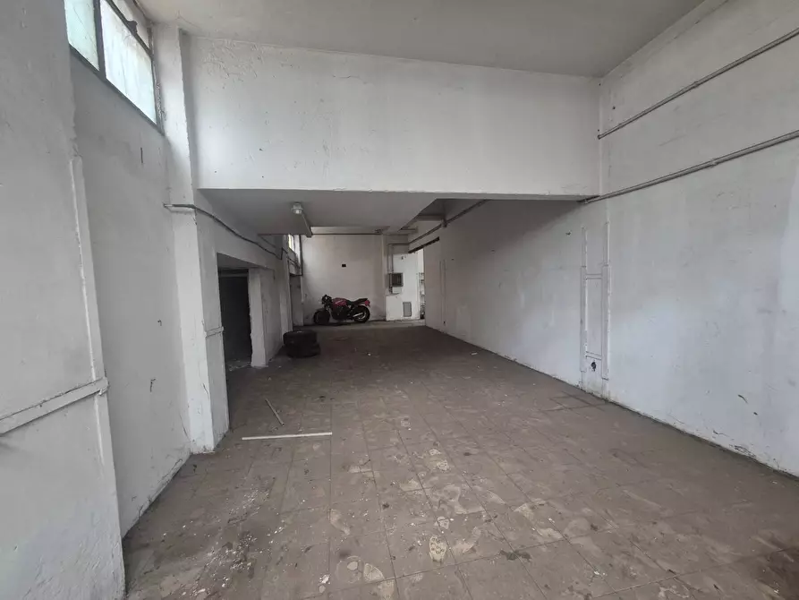 Immagine 15 di Locale commerciale in vendita  in Via Bernardo Cennini 36 a Roma