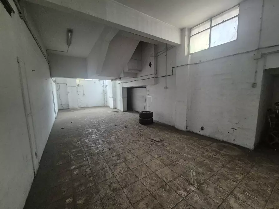 Immagine 17 di Locale commerciale in vendita  in Via Bernardo Cennini 36 a Roma