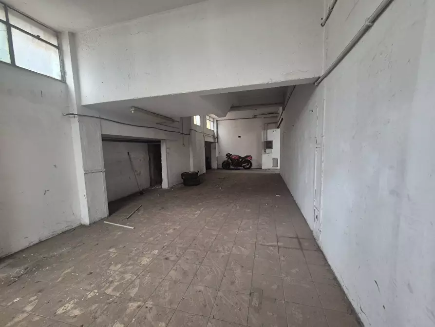 Immagine 18 di Locale commerciale in vendita  in Via Bernardo Cennini 36 a Roma