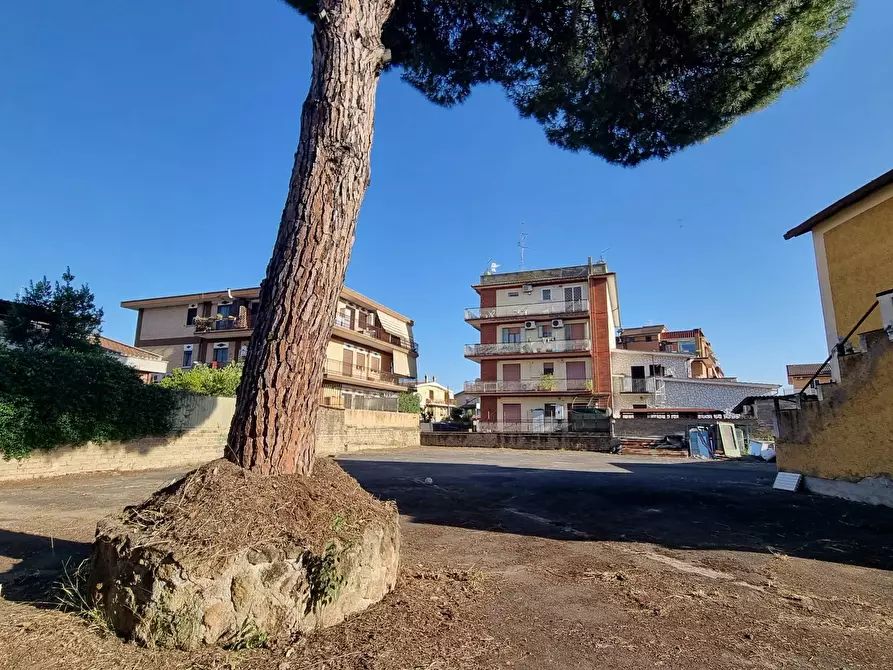 Immagine 5 di Appartamento in vendita  in via ortipoli a Roma