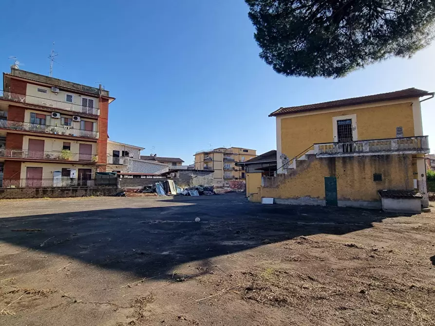 Immagine 7 di Appartamento in vendita  in via ortipoli a Roma