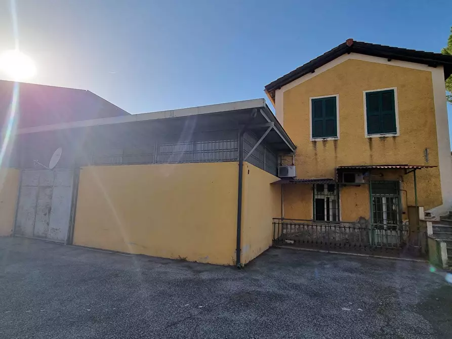 Immagine 11 di Appartamento in vendita  in via ortipoli a Roma