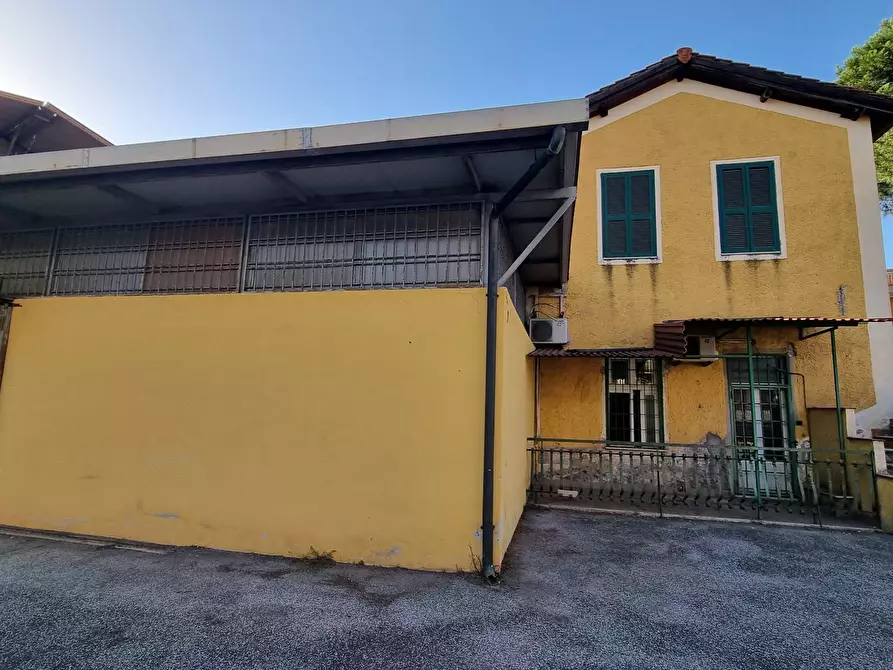 Immagine 12 di Appartamento in vendita  in via ortipoli a Roma