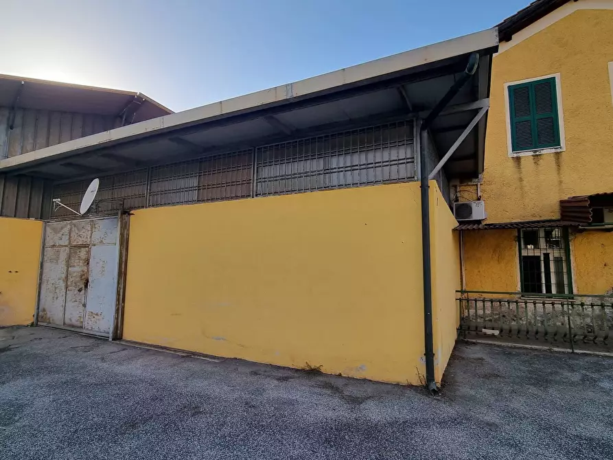 Immagine 13 di Appartamento in vendita  in via ortipoli a Roma