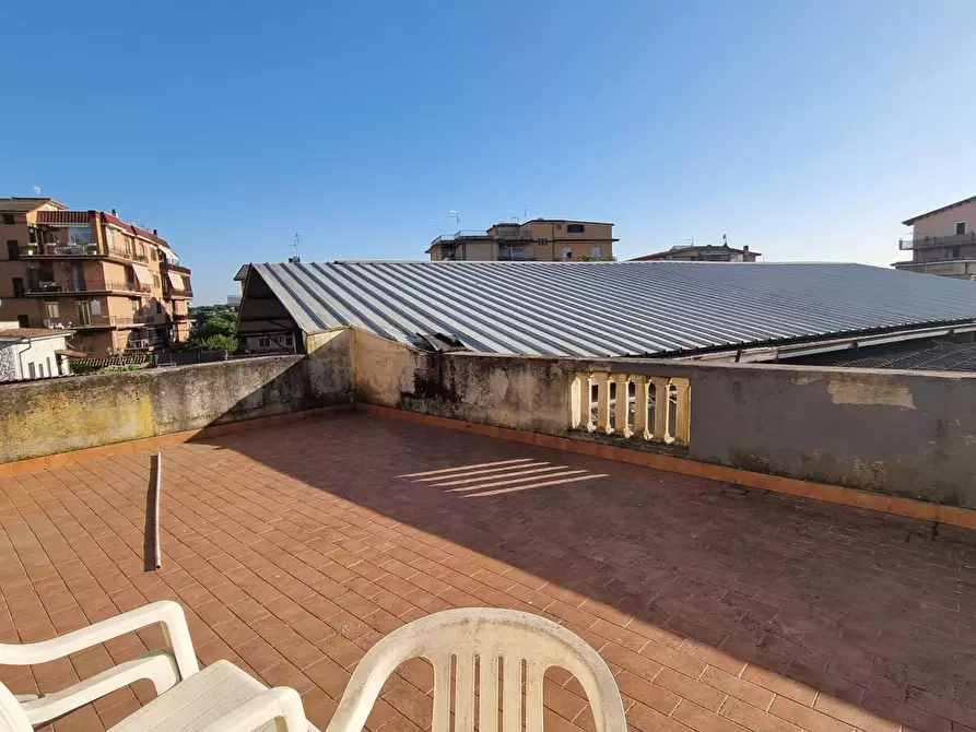 Immagine 15 di Appartamento in vendita  in via ortipoli a Roma